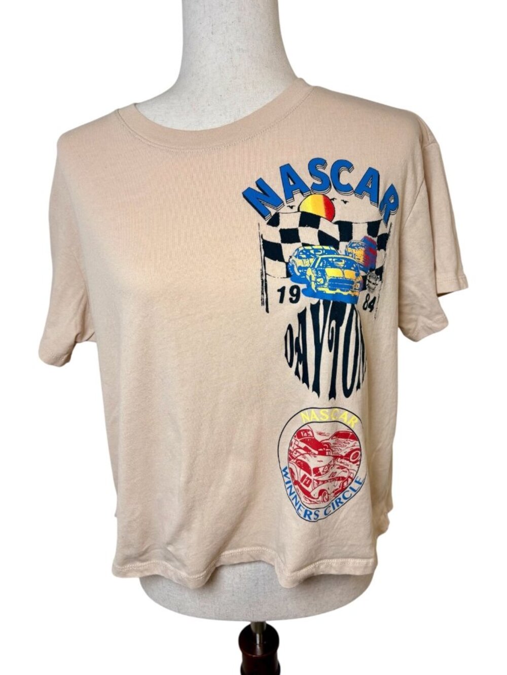 NASCAR 1984 Daytona Beige Graphic Crop T-Shirt Size XL